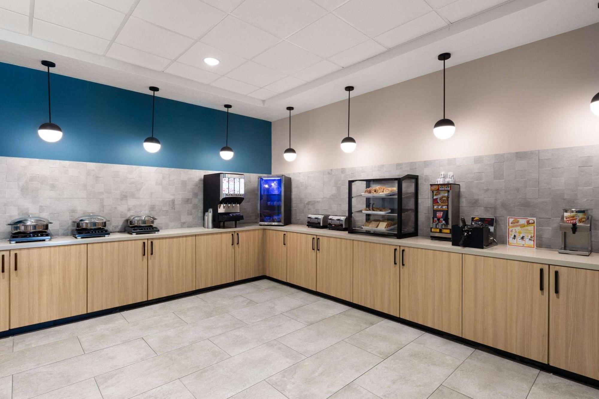 Wingate By Wyndham Kingman Hotel Exterior photo